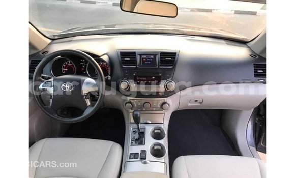 Nunua Imported Toyota Highlander Nyingine Gari ndani ya Import - Dubai nchini Bujumbura Nunua Imported Toyota Highlander Nyingine Gari ndani ya Import - Dubai nchini Bujumbura