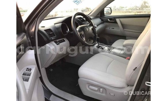 Nunua Imported Toyota Highlander Nyingine Gari ndani ya Import - Dubai nchini Bujumbura Nunua Imported Toyota Highlander Nyingine Gari ndani ya Import - Dubai nchini Bujumbura