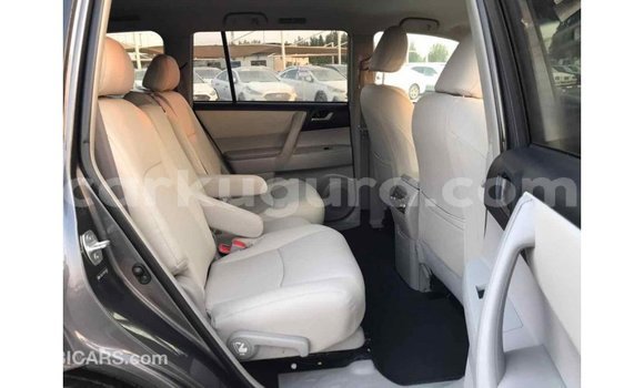 Nunua Imported Toyota Highlander Nyingine Gari ndani ya Import - Dubai nchini Bujumbura Nunua Imported Toyota Highlander Nyingine Gari ndani ya Import - Dubai nchini Bujumbura