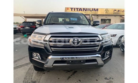 Nunua Imported Toyota Land Cruiser Nyeusi Gari ndani ya Import - Dubai nchini Bujumbura Nunua Imported Toyota Land Cruiser Nyeusi Gari ndani ya Import - Dubai nchini Bujumbura