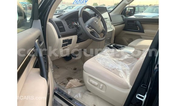 Nunua Imported Toyota Land Cruiser Nyeusi Gari ndani ya Import - Dubai nchini Bujumbura Nunua Imported Toyota Land Cruiser Nyeusi Gari ndani ya Import - Dubai nchini Bujumbura
