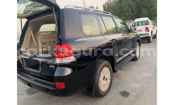 Nunua Imported Toyota Land Cruiser Nyeusi Gari ndani ya Import - Dubai nchini Bujumbura Nunua Imported Toyota Land Cruiser Nyeusi Gari ndani ya Import - Dubai nchini Bujumbura