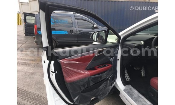 Nunua Imported Lexus RX 300 Nyeupe Gari ndani ya Import - Dubai nchini Bujumbura Nunua Imported Lexus RX 300 Nyeupe Gari ndani ya Import - Dubai nchini Bujumbura