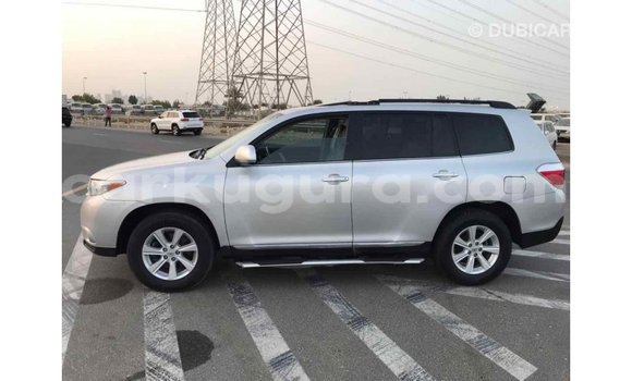 Nunua Imported Toyota Highlander Nyingine Gari ndani ya Import - Dubai nchini Bujumbura Nunua Imported Toyota Highlander Nyingine Gari ndani ya Import - Dubai nchini Bujumbura