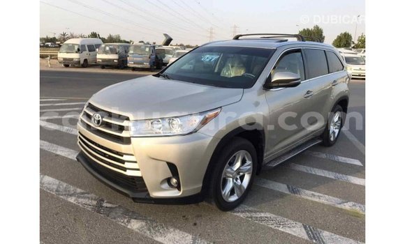 Acheter Import Voiture Toyota Highlander Beige à Import - Dubai, Bujumbura Acheter Import Voiture Toyota Highlander Beige à Import - Dubai, Bujumbura