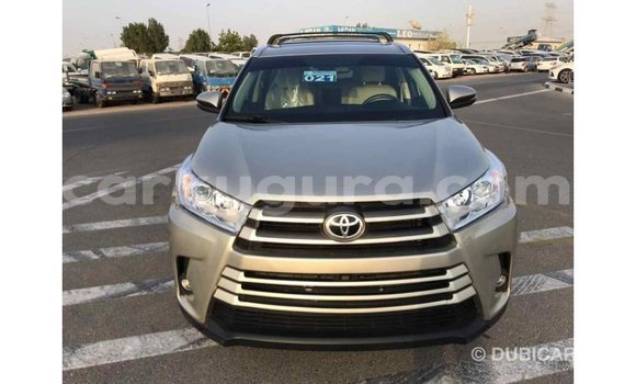 Acheter Import Voiture Toyota Highlander Beige à Import - Dubai, Bujumbura Acheter Import Voiture Toyota Highlander Beige à Import - Dubai, Bujumbura