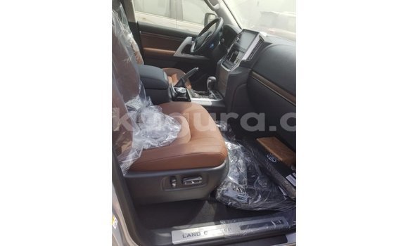 Nunua Imported Toyota Land Cruiser Brown Gari ndani ya Import - Dubai nchini Bujumbura Nunua Imported Toyota Land Cruiser Brown Gari ndani ya Import - Dubai nchini Bujumbura