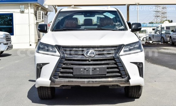 Acheter Import Voiture Lexus LX Blanc à Import - Dubai, Bujumbura Acheter Import Voiture Lexus LX Blanc à Import - Dubai, Bujumbura
