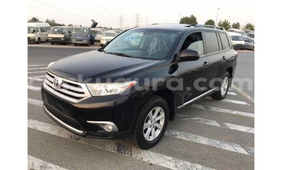 Nunua Imported Toyota Highlander Nyeusi Gari ndani ya Import - Dubai nchini Bujumbura Nunua Imported Toyota Highlander Nyeusi Gari ndani ya Import - Dubai nchini Bujumbura