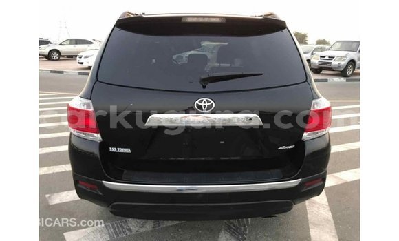Nunua Imported Toyota Highlander Nyeusi Gari ndani ya Import - Dubai nchini Bujumbura Nunua Imported Toyota Highlander Nyeusi Gari ndani ya Import - Dubai nchini Bujumbura