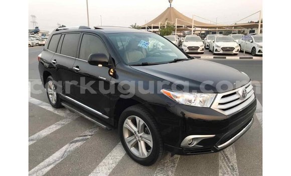 Nunua Imported Toyota Highlander Nyeusi Gari ndani ya Import - Dubai nchini Bujumbura Nunua Imported Toyota Highlander Nyeusi Gari ndani ya Import - Dubai nchini Bujumbura