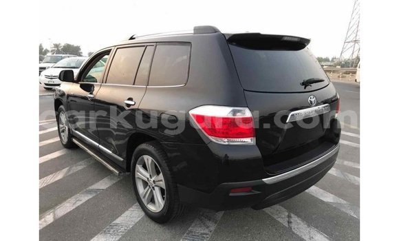 Nunua Imported Toyota Highlander Nyeusi Gari ndani ya Import - Dubai nchini Bujumbura Nunua Imported Toyota Highlander Nyeusi Gari ndani ya Import - Dubai nchini Bujumbura
