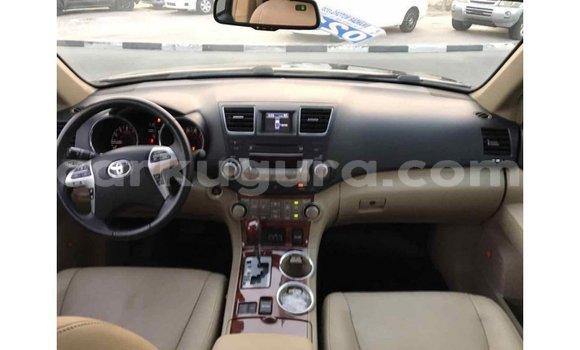 Nunua Imported Toyota Highlander Nyeusi Gari ndani ya Import - Dubai nchini Bujumbura Nunua Imported Toyota Highlander Nyeusi Gari ndani ya Import - Dubai nchini Bujumbura