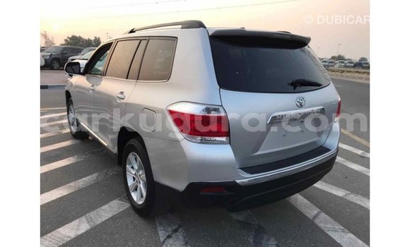 Nunua Imported Toyota Highlander Nyingine Gari ndani ya Import - Dubai nchini Bujumbura Nunua Imported Toyota Highlander Nyingine Gari ndani ya Import - Dubai nchini Bujumbura