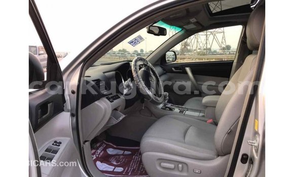 Nunua Imported Toyota Highlander Nyingine Gari ndani ya Import - Dubai nchini Bujumbura Nunua Imported Toyota Highlander Nyingine Gari ndani ya Import - Dubai nchini Bujumbura