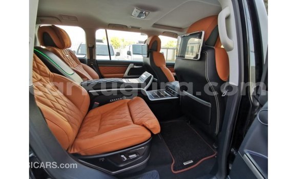 Nunua Imported Toyota Land Cruiser Nyeusi Gari ndani ya Import - Dubai nchini Bujumbura Nunua Imported Toyota Land Cruiser Nyeusi Gari ndani ya Import - Dubai nchini Bujumbura