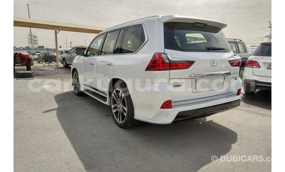 Nunua Imported Lexus LX Nyeupe Gari ndani ya Import - Dubai nchini Bujumbura Nunua Imported Lexus LX Nyeupe Gari ndani ya Import - Dubai nchini Bujumbura