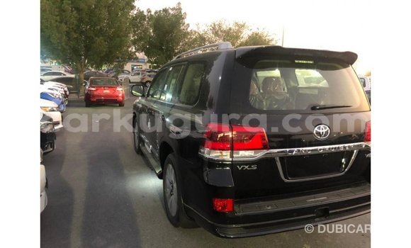 Nunua Imported Toyota Land Cruiser Nyeusi Gari ndani ya Import - Dubai nchini Bujumbura Nunua Imported Toyota Land Cruiser Nyeusi Gari ndani ya Import - Dubai nchini Bujumbura