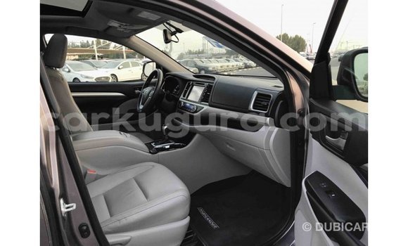 Buy Import Toyota Highlander Other Car in Import - Dubai in Bujumbura Buy Import Toyota Highlander Other Car in Import - Dubai in Bujumbura