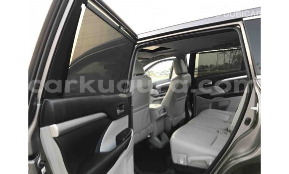Buy Import Toyota Highlander Other Car in Import - Dubai in Bujumbura Buy Import Toyota Highlander Other Car in Import - Dubai in Bujumbura