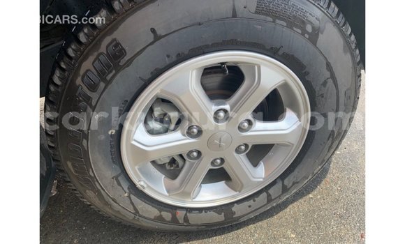 Acheter Import Voiture Mitsubishi L200 Noir à Import - Dubai, Bujumbura Acheter Import Voiture Mitsubishi L200 Noir à Import - Dubai, Bujumbura