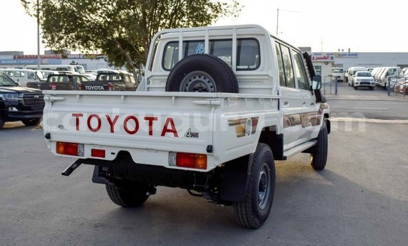 Buy Import Toyota Land Cruiser Beige Car in Import - Dubai in Bujumbura Buy Import Toyota Land Cruiser Beige Car in Import - Dubai in Bujumbura