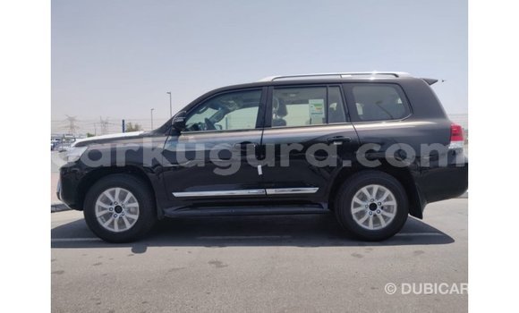 Nunua Imported Toyota Land Cruiser Nyeusi Gari ndani ya Import - Dubai nchini Bujumbura Nunua Imported Toyota Land Cruiser Nyeusi Gari ndani ya Import - Dubai nchini Bujumbura
