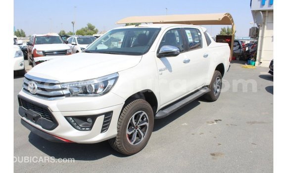 Nunua Imported Toyota Hilux Nyeupe Gari ndani ya Import - Dubai nchini Bujumbura Nunua Imported Toyota Hilux Nyeupe Gari ndani ya Import - Dubai nchini Bujumbura