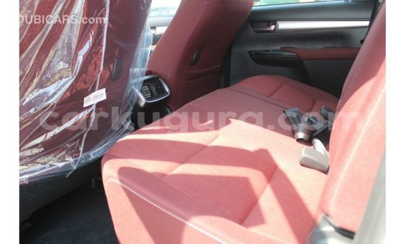 Nunua Imported Toyota Hilux Nyeupe Gari ndani ya Import - Dubai nchini Bujumbura Nunua Imported Toyota Hilux Nyeupe Gari ndani ya Import - Dubai nchini Bujumbura