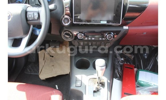 Nunua Imported Toyota Hilux Nyeupe Gari ndani ya Import - Dubai nchini Bujumbura Nunua Imported Toyota Hilux Nyeupe Gari ndani ya Import - Dubai nchini Bujumbura