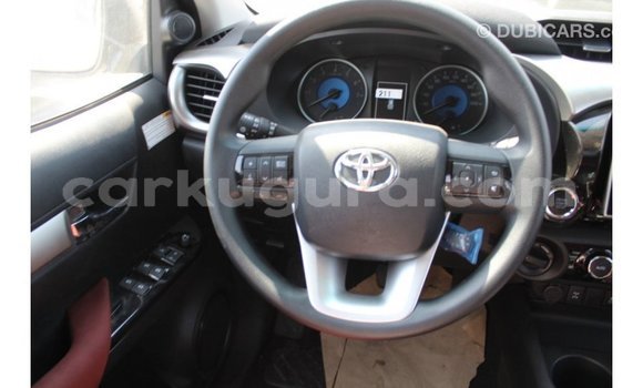 Nunua Imported Toyota Hilux Nyeupe Gari ndani ya Import - Dubai nchini Bujumbura Nunua Imported Toyota Hilux Nyeupe Gari ndani ya Import - Dubai nchini Bujumbura