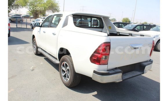 Nunua Imported Toyota Hilux Nyeupe Gari ndani ya Import - Dubai nchini Bujumbura Nunua Imported Toyota Hilux Nyeupe Gari ndani ya Import - Dubai nchini Bujumbura