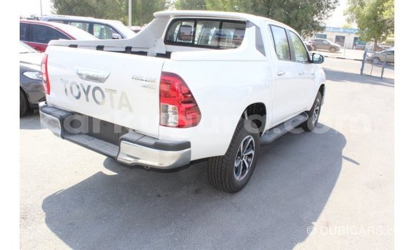 Nunua Imported Toyota Hilux Nyeupe Gari ndani ya Import - Dubai nchini Bujumbura Nunua Imported Toyota Hilux Nyeupe Gari ndani ya Import - Dubai nchini Bujumbura
