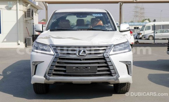 Acheter Import Voiture Lexus LX Blanc à Import - Dubai, Bujumbura Acheter Import Voiture Lexus LX Blanc à Import - Dubai, Bujumbura