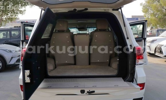 Acheter Import Voiture Toyota Land Cruiser Blanc à Import - Dubai, Bujumbura Acheter Import Voiture Toyota Land Cruiser Blanc à Import - Dubai, Bujumbura