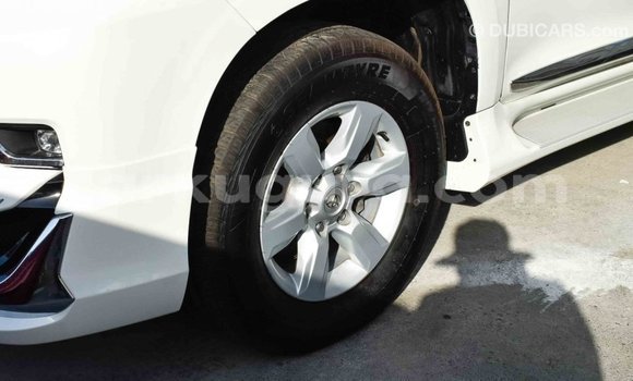 Nunua Imported Toyota Prado Nyeupe Gari ndani ya Import - Dubai nchini Bujumbura Nunua Imported Toyota Prado Nyeupe Gari ndani ya Import - Dubai nchini Bujumbura