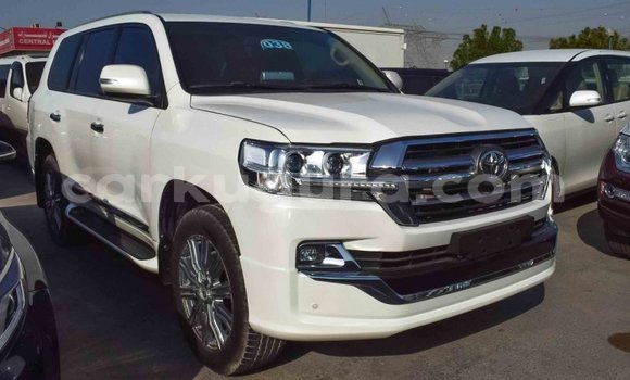 Buy Import Toyota Land Cruiser White Car in Import - Dubai in Bujumbura Buy Import Toyota Land Cruiser White Car in Import - Dubai in Bujumbura