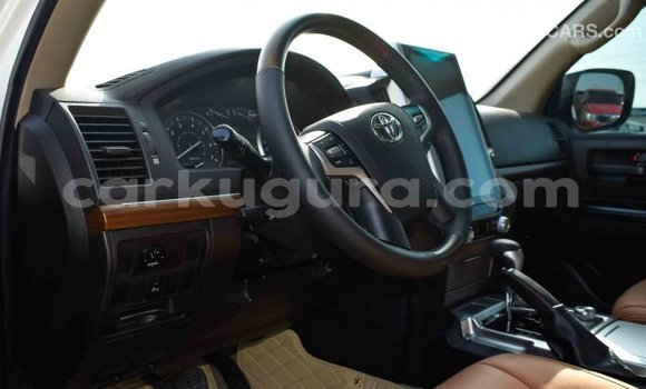 Buy Import Toyota Land Cruiser White Car in Import - Dubai in Bujumbura Buy Import Toyota Land Cruiser White Car in Import - Dubai in Bujumbura