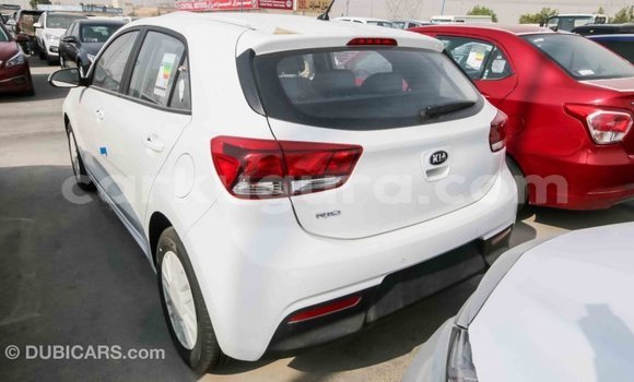Acheter Import Voiture Kia Rio Blanc à Import - Dubai, Bujumbura Acheter Import Voiture Kia Rio Blanc à Import - Dubai, Bujumbura