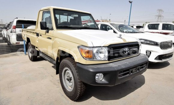 Acheter Import Voiture Toyota Land Cruiser Beige à Import - Dubai, Bujumbura Acheter Import Voiture Toyota Land Cruiser Beige à Import - Dubai, Bujumbura