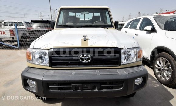 Acheter Import Voiture Toyota Land Cruiser Beige à Import - Dubai, Bujumbura Acheter Import Voiture Toyota Land Cruiser Beige à Import - Dubai, Bujumbura