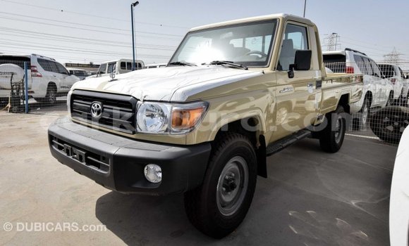 Acheter Import Voiture Toyota Land Cruiser Beige à Import - Dubai, Bujumbura Acheter Import Voiture Toyota Land Cruiser Beige à Import - Dubai, Bujumbura