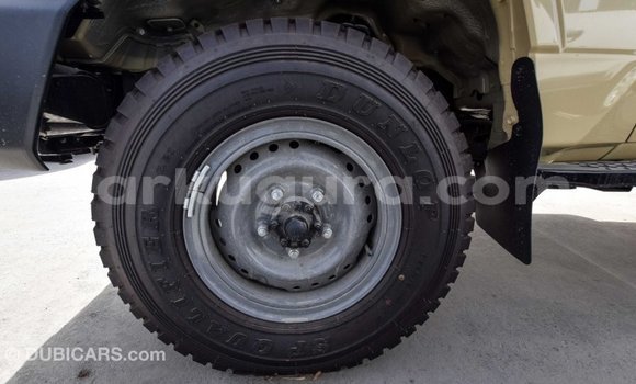 Acheter Import Voiture Toyota Land Cruiser Beige à Import - Dubai, Bujumbura Acheter Import Voiture Toyota Land Cruiser Beige à Import - Dubai, Bujumbura