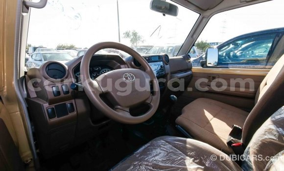Acheter Import Voiture Toyota Land Cruiser Beige à Import - Dubai, Bujumbura Acheter Import Voiture Toyota Land Cruiser Beige à Import - Dubai, Bujumbura
