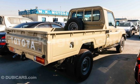 Acheter Import Voiture Toyota Land Cruiser Beige à Import - Dubai, Bujumbura Acheter Import Voiture Toyota Land Cruiser Beige à Import - Dubai, Bujumbura