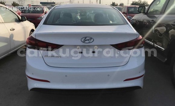 Acheter Import Voiture Hyundai Elantra Blanc à Import - Dubai, Bujumbura Acheter Import Voiture Hyundai Elantra Blanc à Import - Dubai, Bujumbura