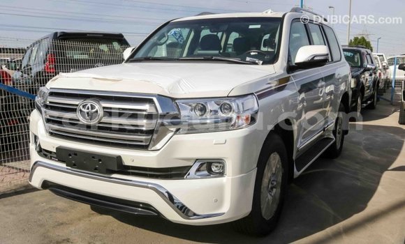 Acheter Import Voiture Toyota Land Cruiser Blanc à Import - Dubai, Bujumbura Acheter Import Voiture Toyota Land Cruiser Blanc à Import - Dubai, Bujumbura