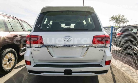 Acheter Import Voiture Toyota Land Cruiser Blanc à Import - Dubai, Bujumbura Acheter Import Voiture Toyota Land Cruiser Blanc à Import - Dubai, Bujumbura