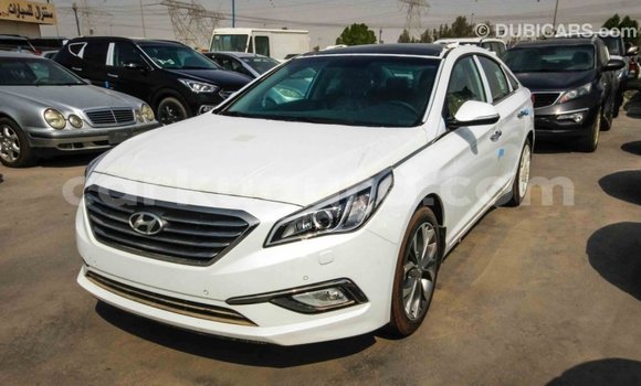 Acheter Import Voiture Hyundai Sonata Blanc à Import - Dubai, Bujumbura Acheter Import Voiture Hyundai Sonata Blanc à Import - Dubai, Bujumbura