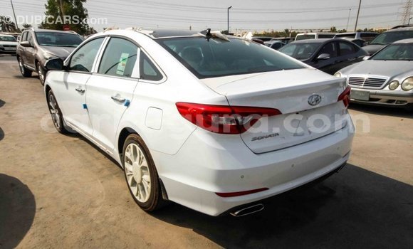 Acheter Import Voiture Hyundai Sonata Blanc à Import - Dubai, Bujumbura Acheter Import Voiture Hyundai Sonata Blanc à Import - Dubai, Bujumbura